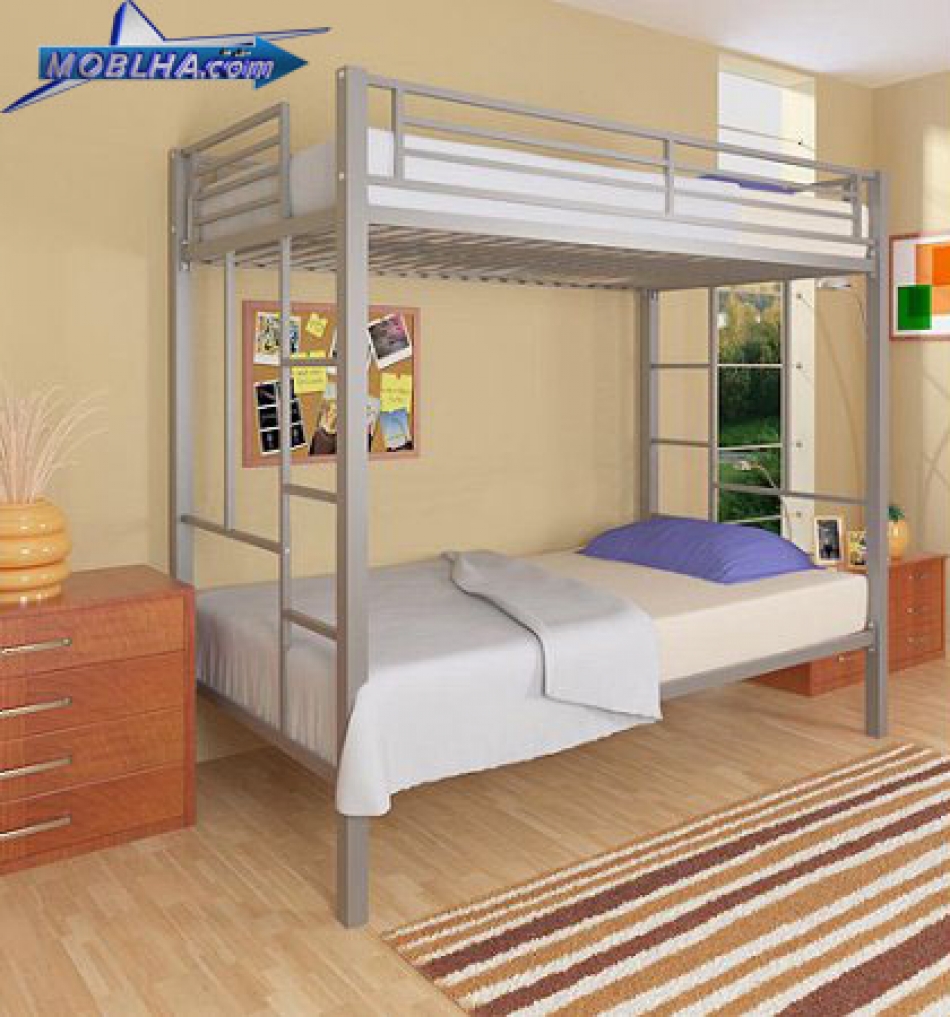 تخت خواب فلزی دو طبقه دارای دو عدد نردبان چسبیده به ستون کار